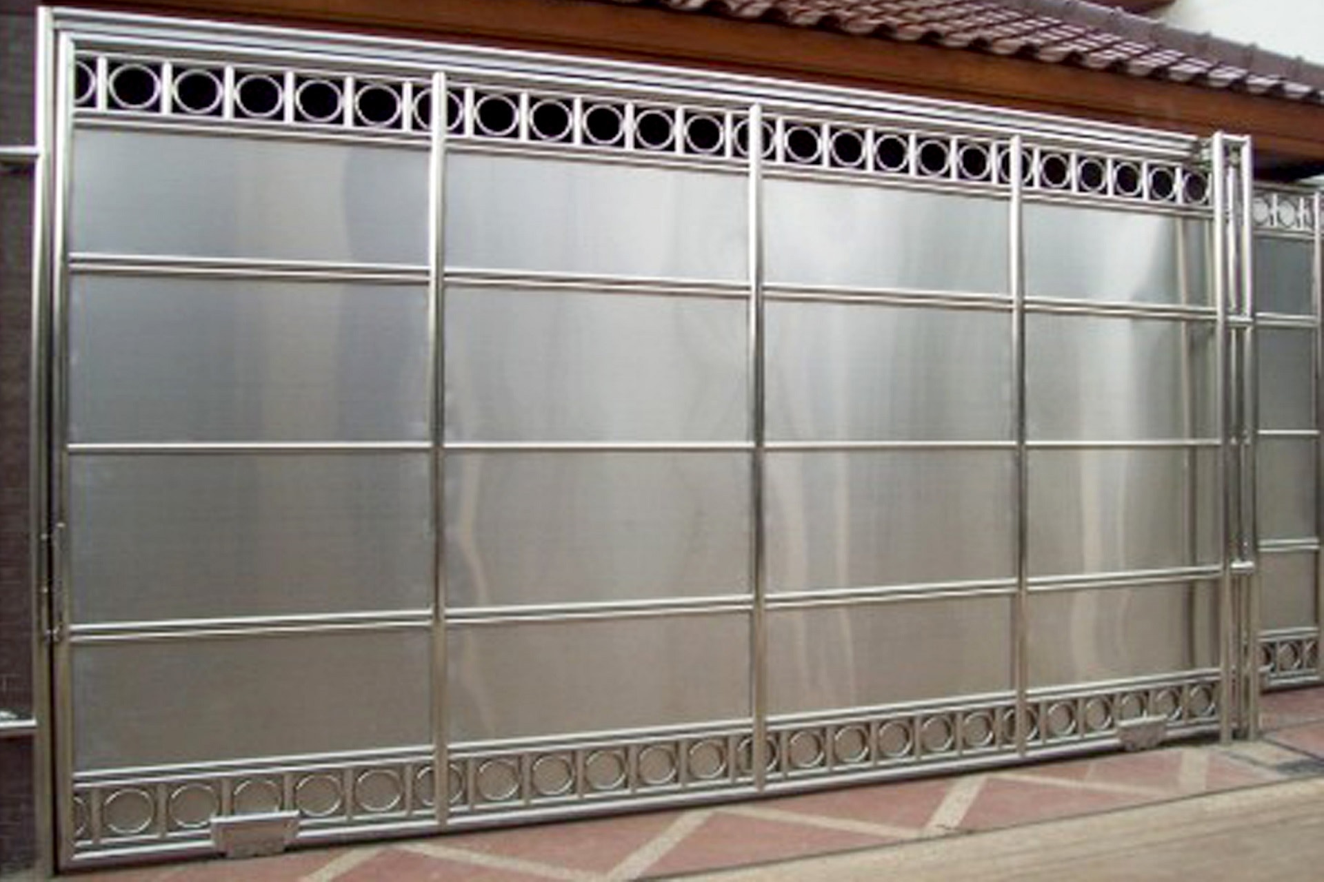 pintu-stainless-solo