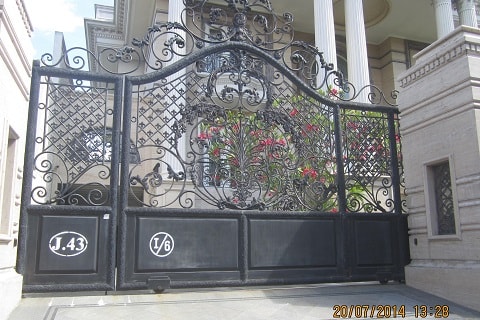 pintu-besi-surakarta