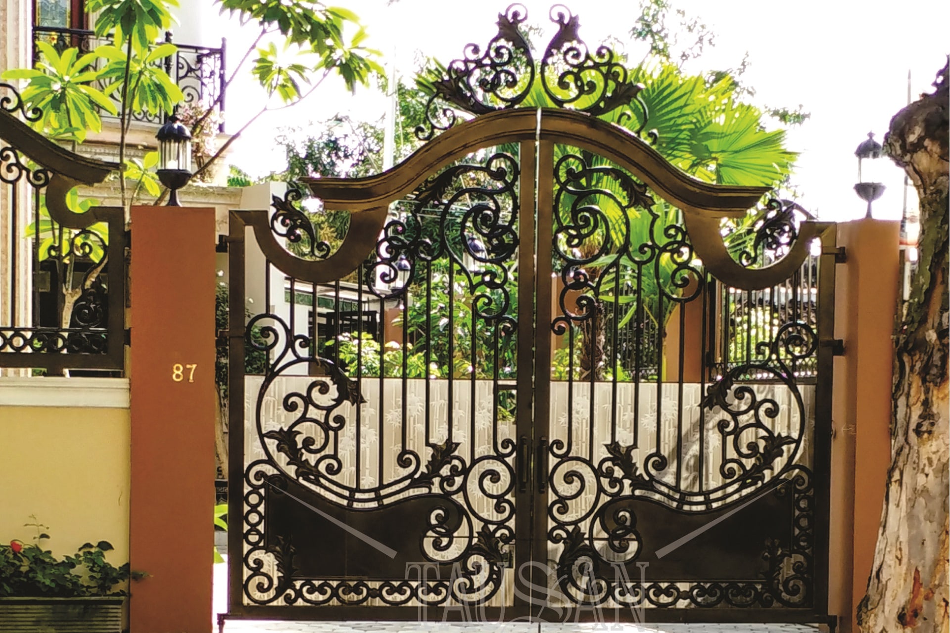 pintu elegan 7 - PE07 - pintu-besi-mewah